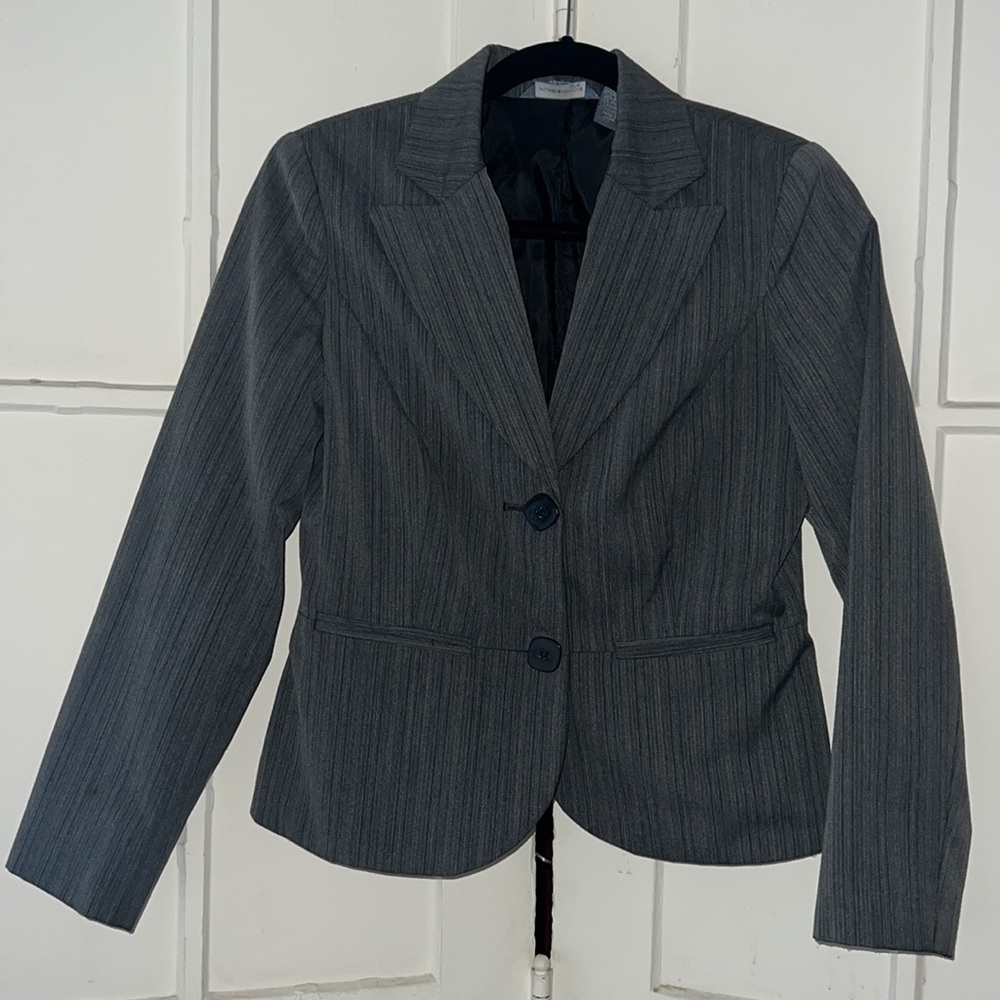 Hillard Hanson Grey Skirt Suit size petite stretch material